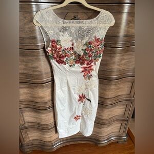 Julian Joyce by Mandalay White floral dress  - Size 4 NWOT